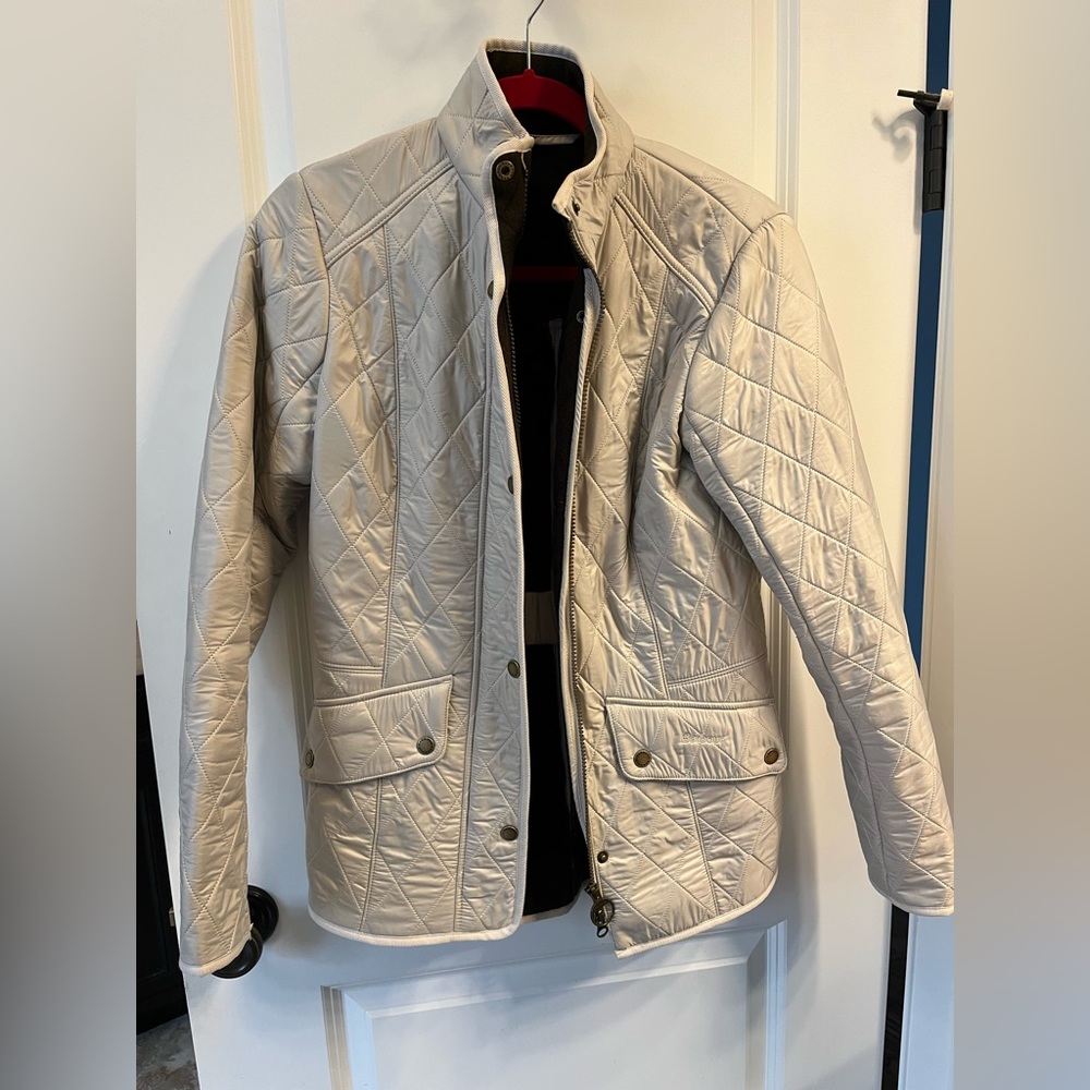 Barbour Calvary Polarquilt JackeT. Very lightly used. Great condition. - Picture 2 of 4